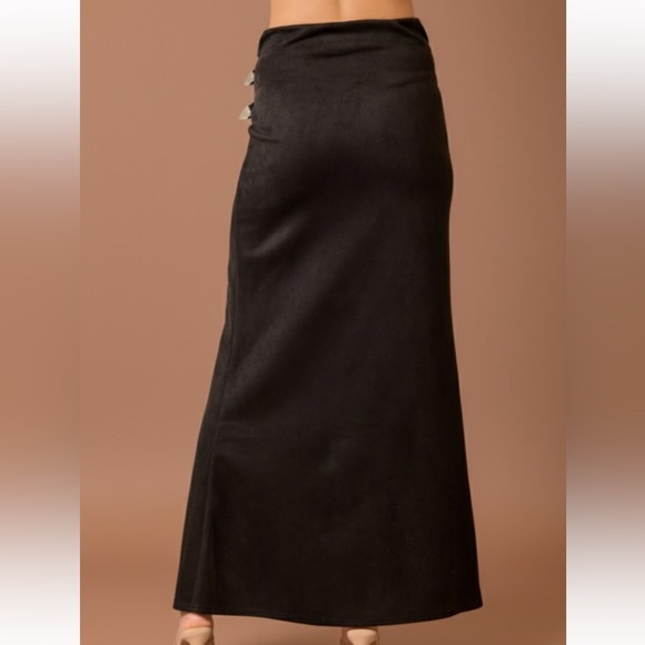 A145. Western Faux Suede Maxi Skirt With High Slit - Picture 3 of 4